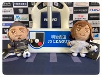 栃木シティがJ2昇格決定！直後の歓喜を田中パウロ淳一が自撮り撮影！ピッチレベルの臨場感たっぷりの映像に｢最高の景色やな！｣｢こういうライブ感は未だかつて無かった｣