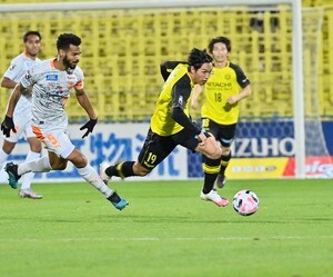 柏レイソル、得点王がベンチ外で引き分けも「FW呉屋大翔が見せた可能性」の画像