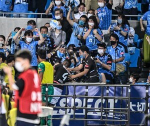 川崎フロンターレのサポーターに“等々力劇場の副反応”⁉「興奮で寝つけない」「明日、なんで仕事なの」横浜F・マリノスとの試合で劇的勝利も、代償に苦しむ声が相次ぐの画像
