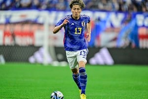 「夢の中みたいな画質ですね！」日本代表FW中村敬斗がリスペクトする「最強タレントとの食事2ショット」公開！「もうかっこよすぎます」とファン興奮の画像