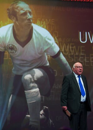 大住良之の「この世界のコーナーエリアから」第94回「『我らがウーベ』と呼ばれたドイツの英雄」(3)プレーと同じくらいに愛された人間性の画像