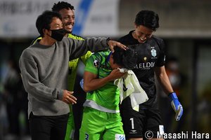 【J1分析】湘南・石原広教の号泣が胸を打つ【湘南ベルマーレVS横浜FC】「止まらない涙、1つになった湘南」(1)の画像