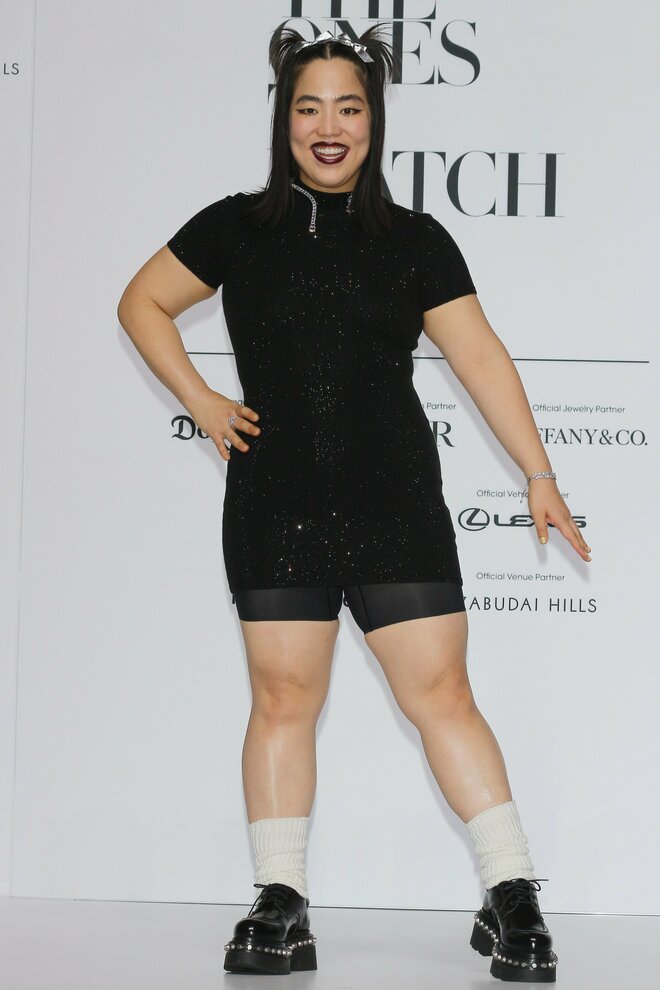 「胸トラップの達人」“激ヤセ”話題のゆりやん、エンジェル・シティFCのユニフォーム姿で神技“エアサッカー”!「明らかにトップアスリートですこの人」の声の画像