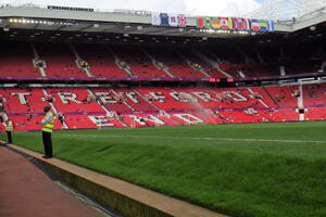 大住良之の｢この世界のコーナーエリアから｣第166回｢思いがけない拾いもの｣(2)大笑いしたマンU監督と｢キッチリ1時間｣の後、｢美しく輝いた｣オールドトラフォードへの画像