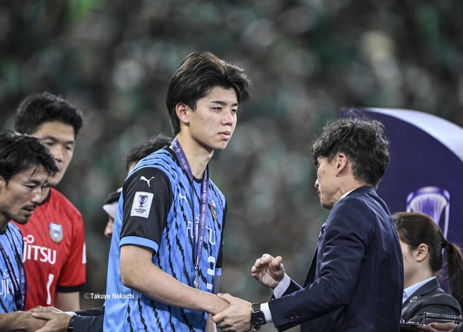 【川崎フロンターレアルバム】ACLE決勝での高井幸大の写真41枚！ フル出場も敗れ、試合後には涙を見るなど悔しさを露わに「アル・アハリー川崎フロンターレ」の画像029