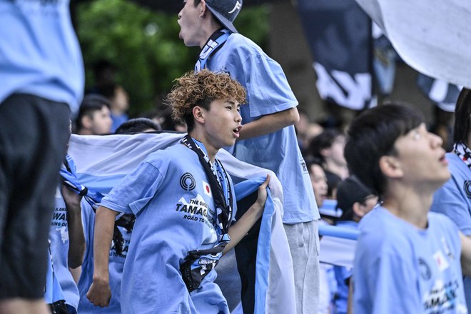 【サポーターアルバム】平日のナイトゲームに2万302人が来場！ 熱すぎる川崎フロンターレのサポーターの試合前の写真71枚！「川崎フロンターレー浦和レッズ」の画像016