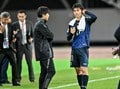 「試合後の白熱した議論イイ」日本代表MF田中碧が試合後に「南野拓実とのホワイトボード議論」見せた！ 先発起用された注目の中国戦後のサッカー探求場面の画像007