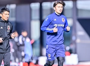 「全部かわいい!!!」上田綺世のモデル妻が公開した「笑顔で並ぶ夫婦ショット」や「ウエディングドレス姿」にファン歓喜！「たくさんのかわいいをありがとう」の声の画像