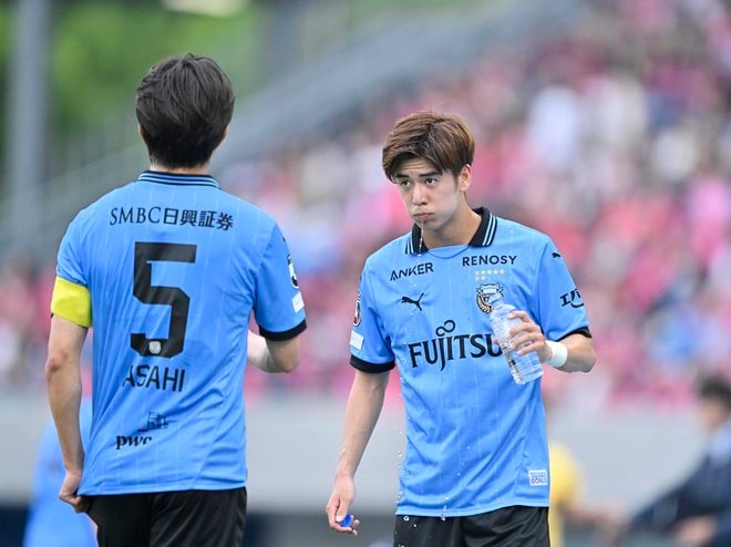 【川崎・佐々木旭が見せる特大級の進化。ピッチを攻守で圧倒できる理由とは(3)】「別人かのような幸大になってしまった」と語る高井幸大の変化も刺激に、「もっとやらなきゃいけない」と見据えるものの画像002
