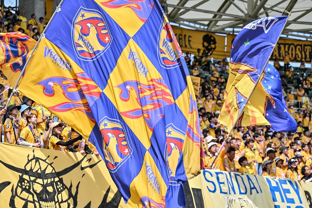 ユニもモデルも｢反則レベルにカッコ良すぎる｣J2仙台の今夏限定“夜空に