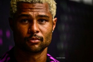 「暑さに困っている」バイエルンFWニャブリが川崎戦を前に弱点明かす⁉ 同試合でお披露目の“新ユニフォーム”を着用し、「とてもいいデザインで、目を引く」とニンマリの画像