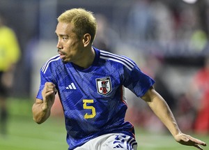 「この写真カシーフ選手一生大切にすると思う」長友佑都が公開した、日本代表初招集の後輩DFとの写真が大反響！ ポジション的にライバルだからこそ、「胸熱」とファンの心を掴むの画像