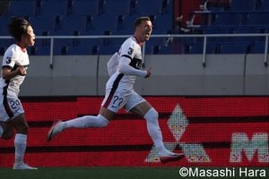 美しいコレオ5万人の埼スタが沸いた！浦和“完璧な20分”からの王者への3失点！｢ミスは付きもの｣スコルジャ監督が示した新スタイル【浦和レッズvs鹿島アントラーズ】激闘PHOTOギャラリーの画像