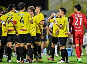 「今まで見た中で一番シンプル」J1柏レイソルが2023年シーズンに着用する「新ユニフォーム」発表！ 「濁りなきイエロー一色」で表現された新デザインの画像