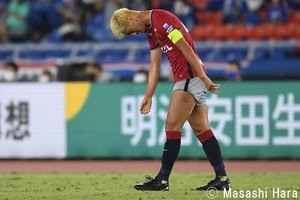 鹿島「完敗」も「チームをつなぐ3つのハグ」キャプテン土居聖真、GKクォン・スンテを「抱きしめた男」【横浜Ｆ・マリノスｖｓ鹿島アントラーズ】(2)の画像