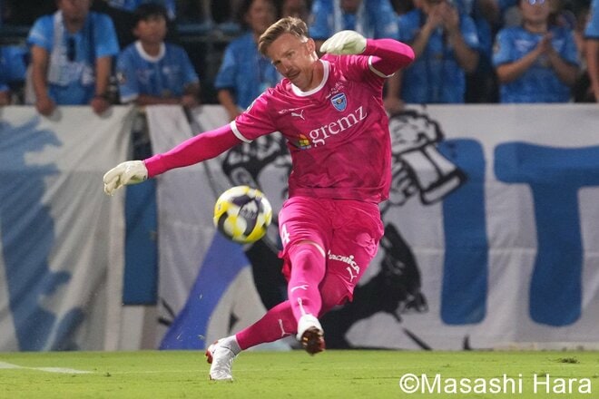 夏の移籍で攻守の要2人が新加入、19位の横浜が東京Vと激突、中村俊輔コーチが猛攻を後押しも｢思わぬ展開｣に、城福浩監督が｢非常に大きい｣と語った決着【横浜FCvs東京ヴェルディ】激闘PHOTOギャラリーの画像002