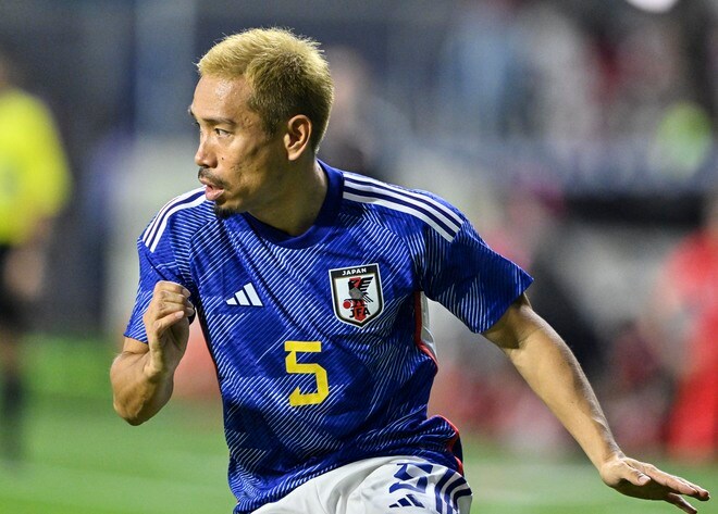 「長友とかいう漢、熱すぎるよ」サッカー日本代表「惜敗」のコスタリカ戦の裏であった南野拓実の「熱いゲキ」と「メガネ姿」長友佑都の「シンプルな答え」に大激励の声!「スペインに勝って、結果で見返してやれ!」の画像