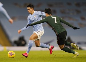 マンチェスターC対トッテナム「1on1の明暗」グアルディオラの戦術を支える「超」運動量の画像