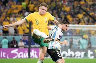 アルゼンチンのメッシ、気迫のプレーで別格の存在感