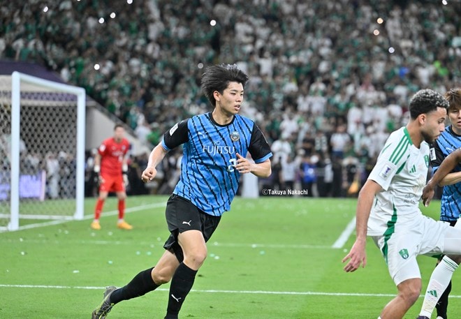 【川崎フロンターレアルバム】ACLE決勝での高井幸大の写真41枚！ フル出場も敗れ、試合後には涙を見るなど悔しさを露わに「アル・アハリー川崎フロンターレ」の画像038