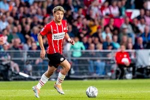 「ゴラッソ祭り」堂安律がインスタで公開した「今季ゴール集」がえぐい!「サッカー日本代表復帰」果たしたMFの動画に「原口元気も反応」【動画】の画像