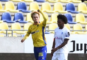 鈴木優磨が｢今季初ゴール｣!!橋岡大樹のクロスに｢ドンピシャ｣ヘッド炸裂!突き刺さった｢完璧ヘディング弾｣とは?｢日本人7人｣が出場の一戦STVV対ヘンクは伊東純也｢決勝アシスト｣のヘンクに軍配!【動画】の画像