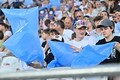 パリ五輪・サッカー日本代表サポーターが試合会場スタジアムを「青いゴミ袋でジャック」した衝撃アイデア！ フランス＆対戦相手のファンも巻き込んで“まさかの光景”作り上げるの画像016