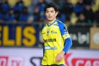 ｢めっちゃいい写真｣3位躍進中シントトロイデン｢実は初めて｣の日本人7人集合ショットに反響！ 逆転勝利後の笑顔に｢ブライアンかわいい｣｢今季、優勝も充分に狙える｣