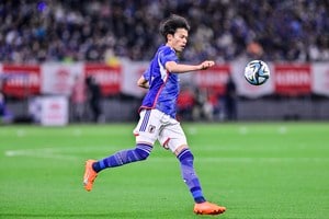 「世界最古の大会で日本人専用のカメラが」FAカップ公式が三笘薫の専用カメラでの「ピッチレベル三笘カメラ」公開！ 準決勝マンチェスターU戦での独占映像に「普通に考えてすごい」の画像