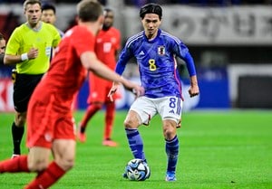 「気になる久保建英と伊東純也の右、旗手怜央の左のバランス」「南野拓実のプレーを助けたのは“割り切り”」【ワールドカップ出場国に連勝！サッカー日本代表「10月」の激論】(3)の画像