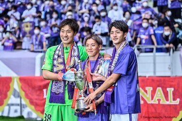 ア*デ様 サンフレッチェ広島　2022年度ルヴァンカップ優勝メダル サンフレッチェ広島 2022年度ルヴァンカップ優勝メダル - メルカリ