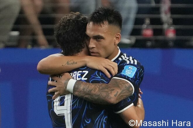 ｢神｣メッシが貫禄＆絶妙の直接FK弾でW杯史上初の7試合連続ゴール！ W杯連覇を目指すアルゼンチン代表の進撃＆スタンドからのメッシコール【アルゼンチン代表vsヨルダン代表】激闘PHOTOギャラリーの画像006