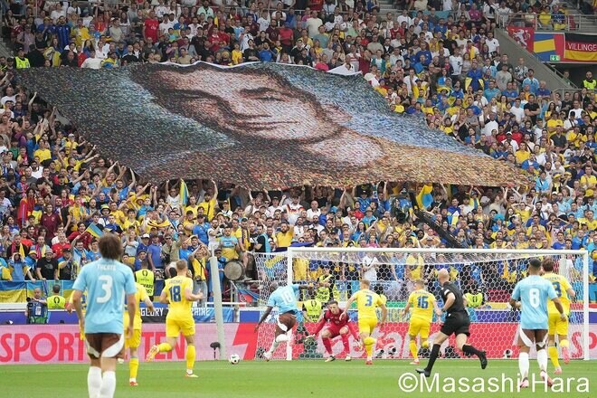 【UEFA　EURO2024現地撮】天才デ・ブライネがフリーキック、スルーパスから得点を狙うも…全チームが勝点4で並ぶ大混戦！敗退が決まったのは…【ウクライナ代表vsベルギー代表】PHOTOギャラリーの画像002