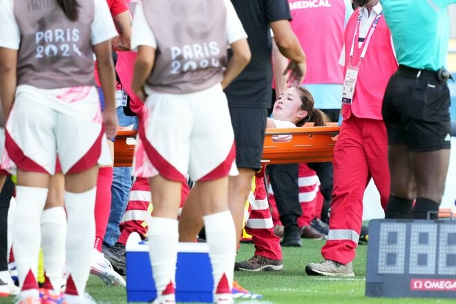 ｢TDLだったら大変…｣長谷川唯らFIFA世界ベスト11候補2人と離脱中の清水梨紗ら最強なでしこ4人組が“耳カチューシャ”姿｢まさにパリピ｣｢みんな可愛い｣パリ満喫ショットの画像007