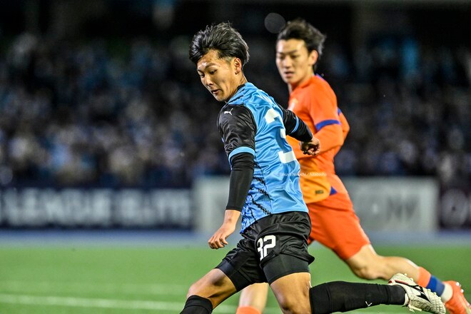 J1川崎の18歳FW神田奏真が等々力デビュー戦で「衝撃のアシスト」見せて1万3千人を沸かせた！ 元フランス代表FWのチャントも現場で緊急継承した、期待の新星の画像005