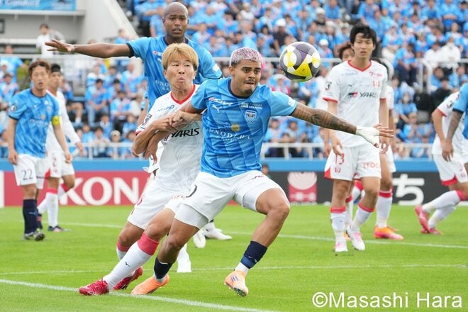 後半ATに生まれた執念の豪快同点弾！ 殊勲の横浜FC伊藤槙人は｢本当、悔しい結果に終わってしまった｣J1残留へ向けてつかみ取った｢勝点1｣の意味【横浜FC vs名古屋グランパス】激闘PHOTOギャラリーの画像005