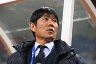 村井満(左)、木之本興三 写真/渡辺航滋