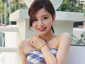 ｢美しいパリジェンヌ｣サッカー日本代表・堂安律の美人妻、優雅なカフェショットに熱視線｢絵になりますね｣｢安定のかわいさ｣｢めちゃくちゃ美味しそう｣の画像