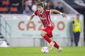 サッカー日本代表MF堂安律、独紙選定の「第5節ベストイレブン」入り! チームを「ブンデス首位」に導くゴールで今季2度目の選出にの画像