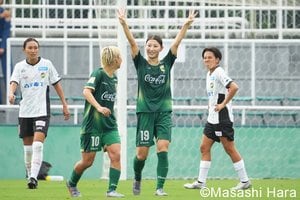 チームに完全フィット｢笑顔が美しい｣塩越柚歩が37分間でハットトリック！ジェフ期待の｢超キュート｣16歳の天才ドリブラー奮闘も…ベレーザが圧倒【東京ヴェルディベレーザvsジェフ千葉レディース】激闘PHOTOギャラリーの画像