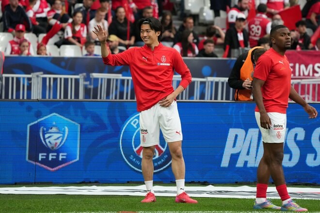 運命の大一番！サッカー日本代表・伊東純也、中村敬斗、関根大輝が語った｢世界一のクラブ｣と｢降格プレーオフ｣(1)純也＆敬斗いつものルーティンと作れない攻撃の形｢準優勝は奇跡ですね｣【激闘33連写】の画像004