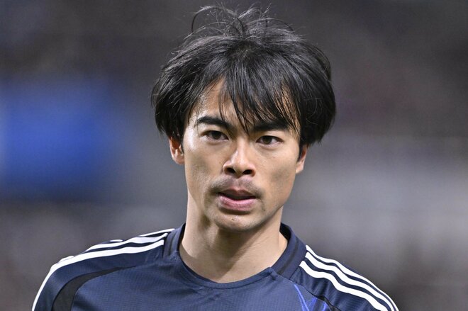 「美し過ぎる」日本代表MF三笘薫の“浮き球クライフターン”にメキシコサポーターも沸く!「しびれる」タッチライン際の芸術的プレーの画像