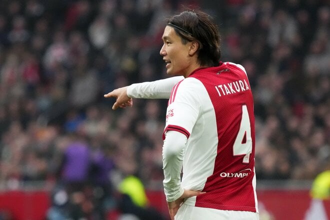 オランダ伝統の一戦『デ・クラシケル』に３人の日本人選手！｢板倉滉vs上田綺世&渡辺剛」が激しくぶつかり合った白熱の現地スタジアムに潜入【アヤックスvsフェイエノールト】PHOTOギャラリーの画像020