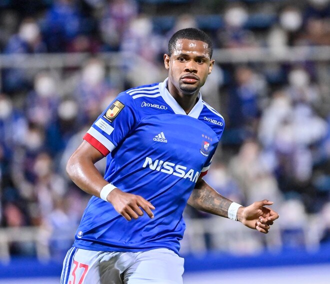 横浜M、FC東京に大勝!「2対9」の劣勢の前半をねじ伏せた「J・サントスの決定力」の画像