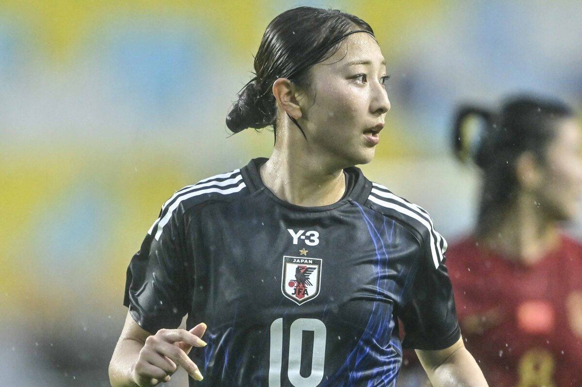 なでしこMF塩越柚歩の“真夏スタイル私服＆パンケーキショット”が話題