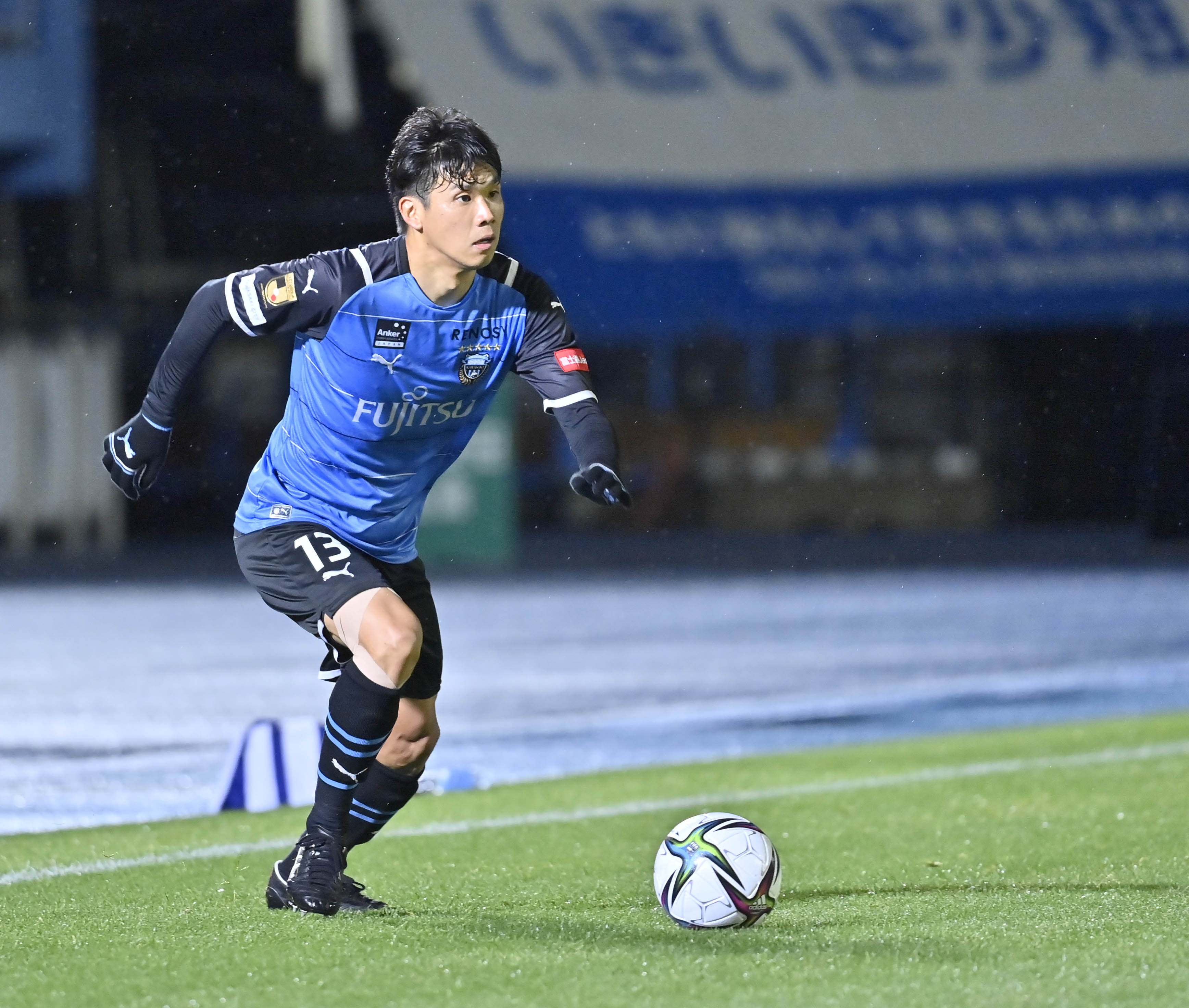 日本代表 新戦力のプレースタイル 1 山根視来 川崎の強さを生み出す攻撃的サイドバック サッカー批評web
