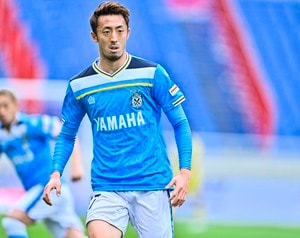 まさにゴール裏のファン目線の光景にあふれる歓喜と感謝！ 横浜F・マリノスの優勝決定を阻んだジュビロ磐田MF鈴木雄斗のプレーは「恩返し」の画像