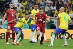 大住良之の｢この世界のコーナーエリアから｣第155回【世界を変えた｢日本のサポーター｣とウルトラマン】(2)カナリア色ではなかった｢ブラジル代表｣の応援席、39人死亡｢チャンピオンズC決勝戦｣以上の大暴動の画像