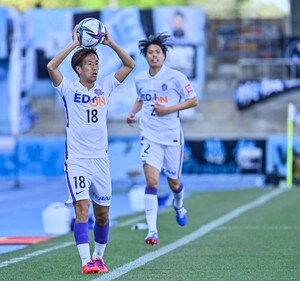 「誇大広告www」J1広島の柏好文とのコラボ商品「かしわもちふみ」が今年も登場！ 前年を超えるアピール写真にも、「写真はイメージです」とイジリと喜びの声の画像