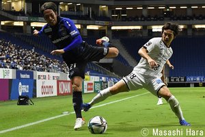 PHOTOギャラリー「ピッチの焦点」【明治安田J1リーグ　第３０節　ガンバ大阪ｖｓ柏レイソル　２０２１年９月２６日　１９：０３キックオフ】の画像